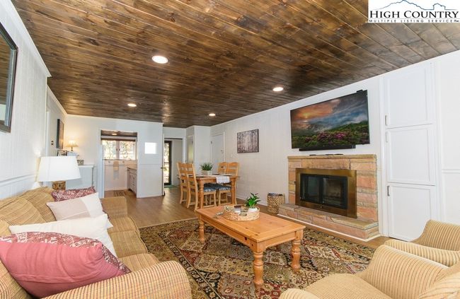 APT-25 - 220 Northridge Rd, Condo with 3 bedrooms, 3 bathrooms and null parking in Beech Mountain NC | Image 6