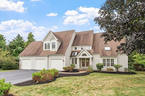 8 Abigail Dr, Hudson, MA, 01749-3200 | Card Image