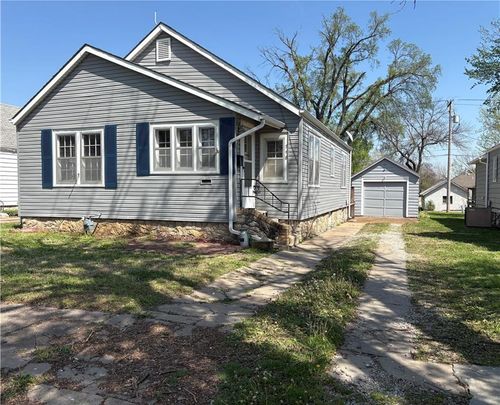 718 S Lafayette Ave, Chanute, KS, 66720-2739 | Card Image