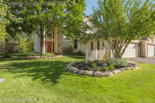 7105 Winding Brook Ct, West Bloomfield, MI, 48322-3585 | Card Image