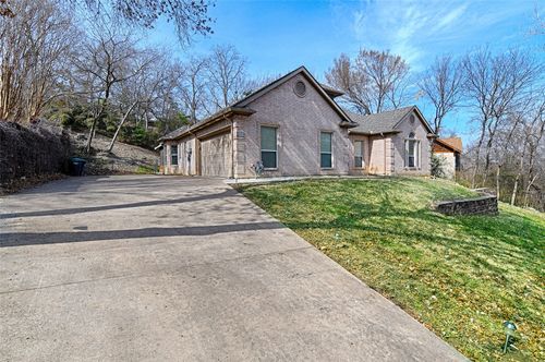 400 Dale Hollow Rd, Fort Worth, TX, 76103-1021 | Card Image