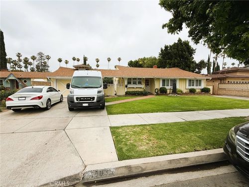 15035 Gilmore St, Van Nuys, CA, 91411-1425 | Card Image