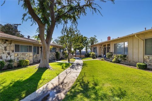 2801 Oswell St, Bakersfield, CA, 93306-2762 | Card Image