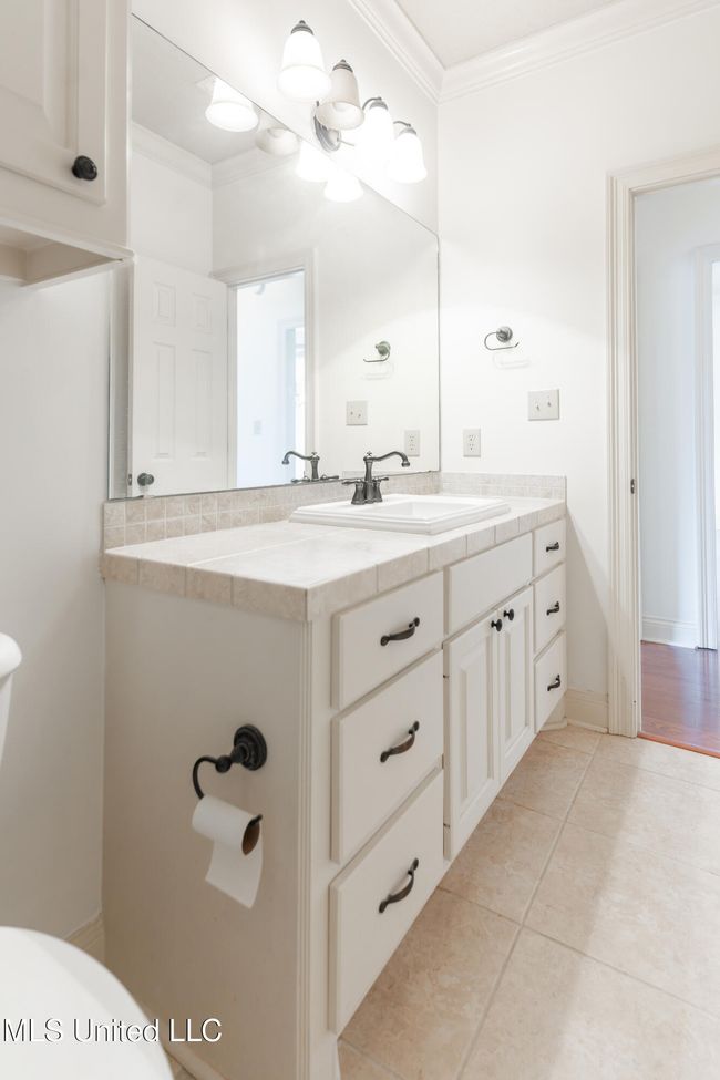 50-HallBathroom | Image 60