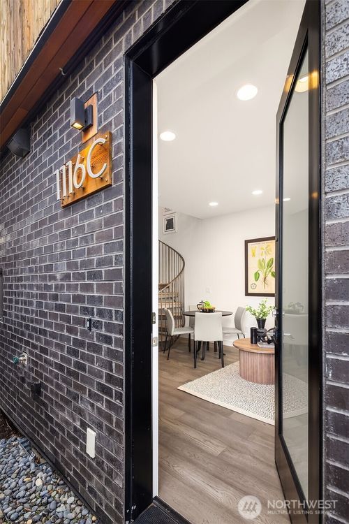 c-1116 13th Ave, Seattle, WA, 98122-4434 | Card Image