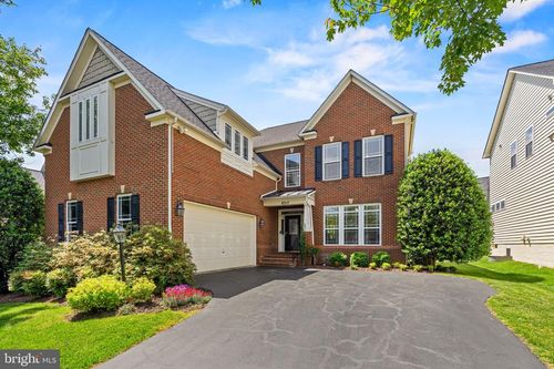 8717 Flowering Dogwood Ln, LORTON, VA, 22079-5602 | Card Image