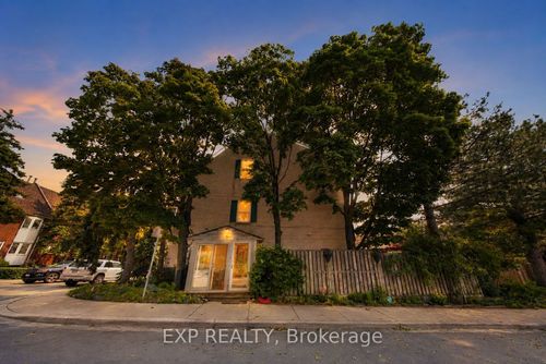 1 Quarry Crt, Toronto, ON, M4J5A6 | Card Image