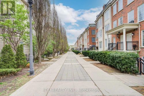 610-11 Everson Dr, North York, ON, M2N7B9 | Card Image
