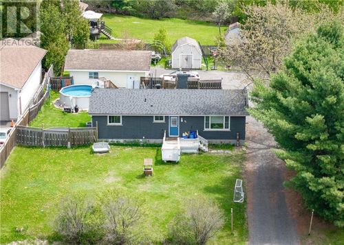 83 Roseland Dr, Wahnapitae, ON, P0M3C0 | Card Image