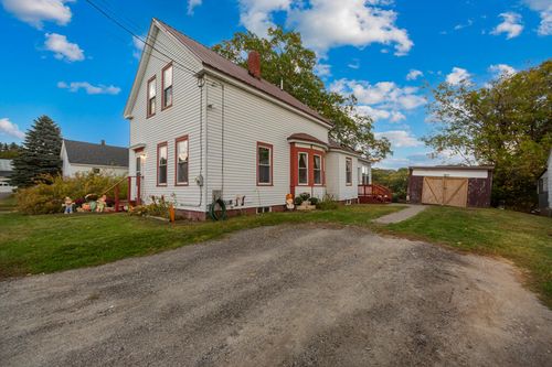 31 Winter St, Fairfield, ME, 04937-1571 | Card Image