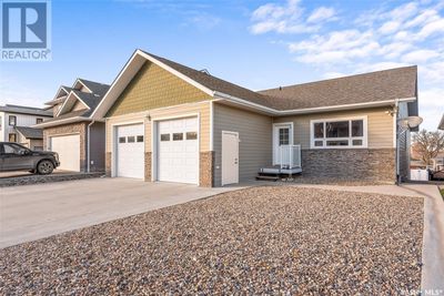 214 Iroquois St E, House other with 3 bedrooms, 3 bathrooms and null parking in Moose Jaw SK | Image 3