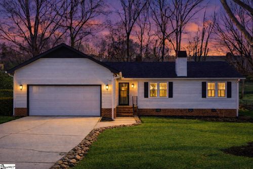 105 Kestrel Ct, Taylors, SC, 29687-4807 | Card Image