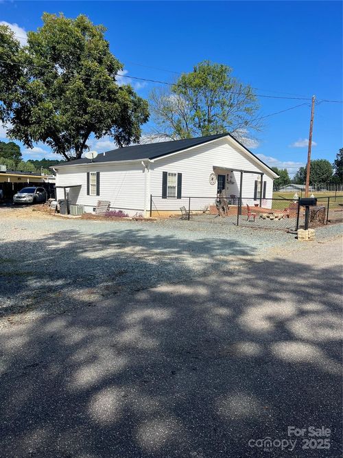 30 W Anson St, Peachland, NC, 28133-8272 | Card Image