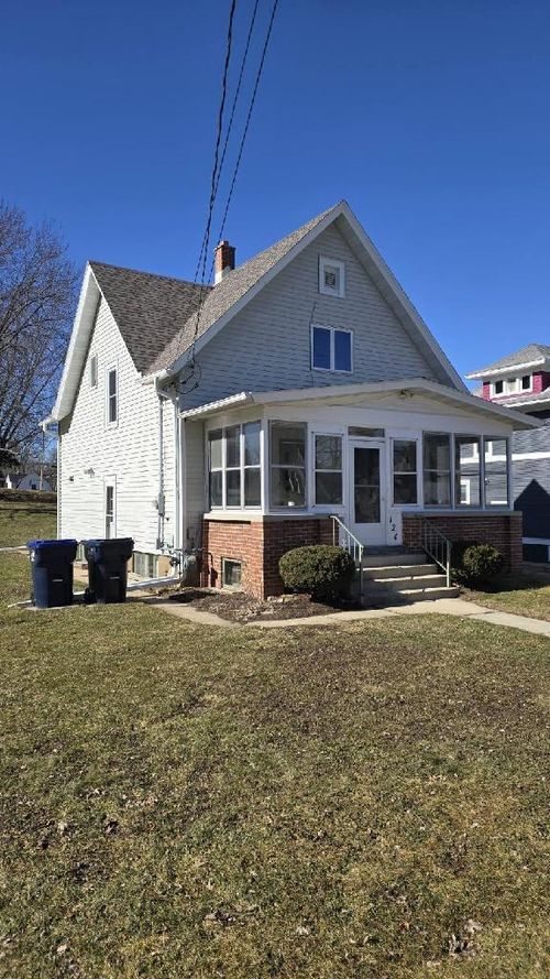 124 Juneau St, Horicon, WI, 53032-1317 | Card Image