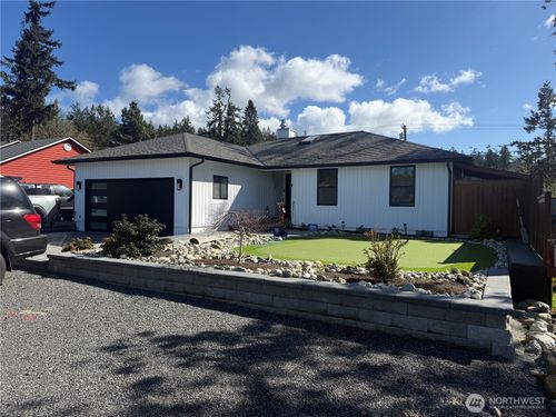 749 Commodore Ln, Camano Island, WA, 98282-7586 | Card Image