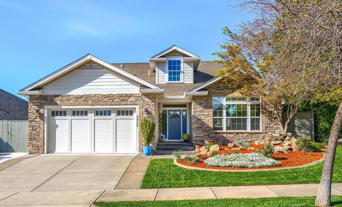 Sherwood Park Dr, Medford, OR 97504