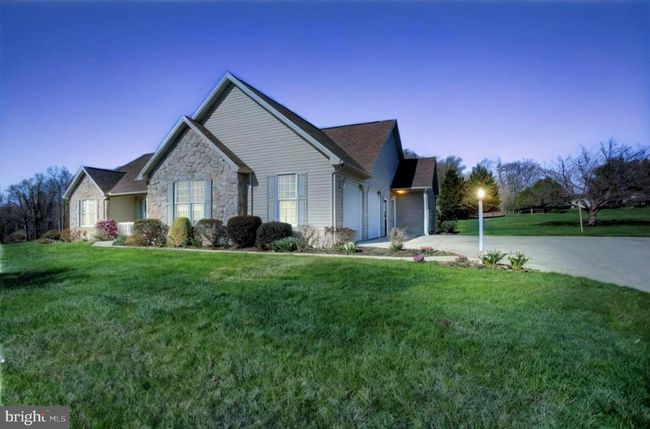 3 Brandon Ln, House other with 4 bedrooms, 4 bathrooms and null parking in Dillsburg PA | Image 4