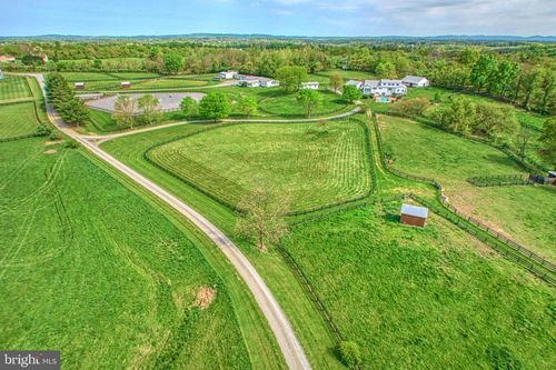 36181 Foxlore Farm Ln, ROUND HILL, VA, 20141-2410 | Card Image