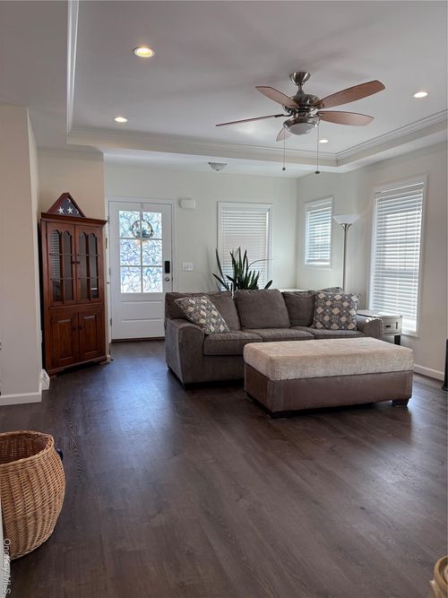 unit-563-1661 Old Country Rd, Riverhead, NY, 11901-4445 | Card Image