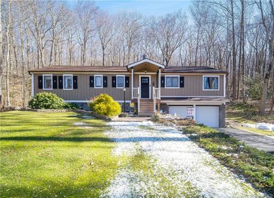 395 Lake Shore Road, House other with 3 bedrooms, 2 bathrooms and null parking in Putnam Valley NY | Image 1