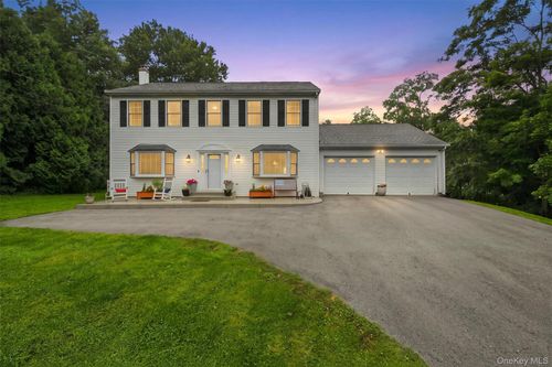 20 Cary Rd, Hyde Park, NY, 12538-2618 | Card Image