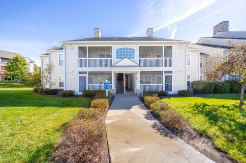 2688 S Knightsbridge Cir, Ann Arbor, MI, 48105-9286 | Card Image