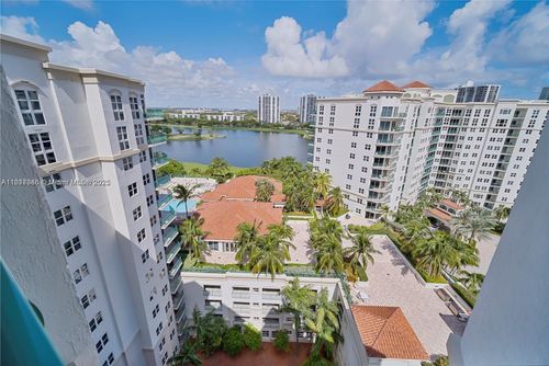 ts18-19900 E Country Club Dr, Aventura, FL, 33180-3327 | Card Image