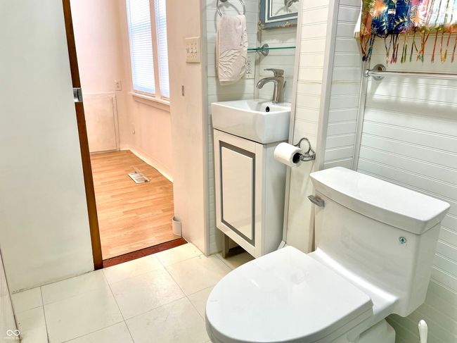 Second Full Bathroom | Image 26