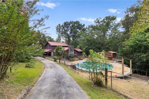 18 Swan Cir Se, White, GA, 30184-3301 | Card Image