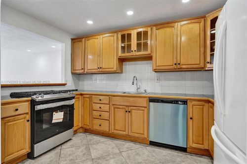 apt-1022-8650 Sw 67th Ave, Pinecrest, FL, 33156-1158 | Card Image