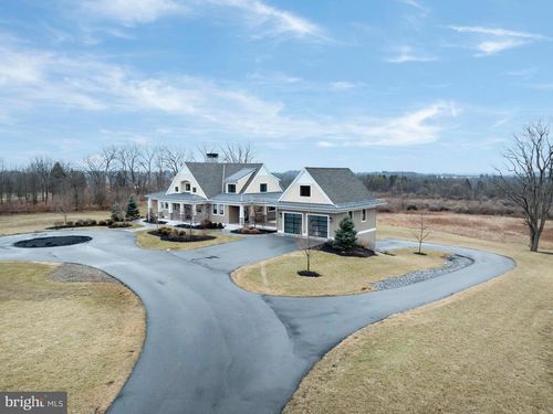 373 W Crestview Ave, BOALSBURG, PA, 16827-1369 | Card Image