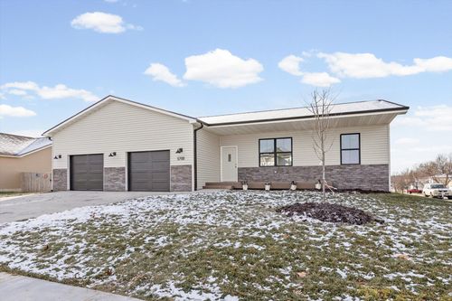 5700 Camden Cir, COLUMBIA, MO, 65201-2817 | Card Image