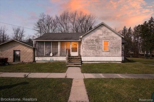 120 S Miami St, Saint Charles, MI, 48655-1518 | Card Image