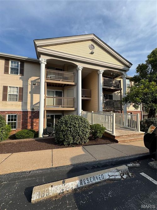 a-741 Ridgeside Dr, Ballwin, MO, 63021-7753 | Card Image