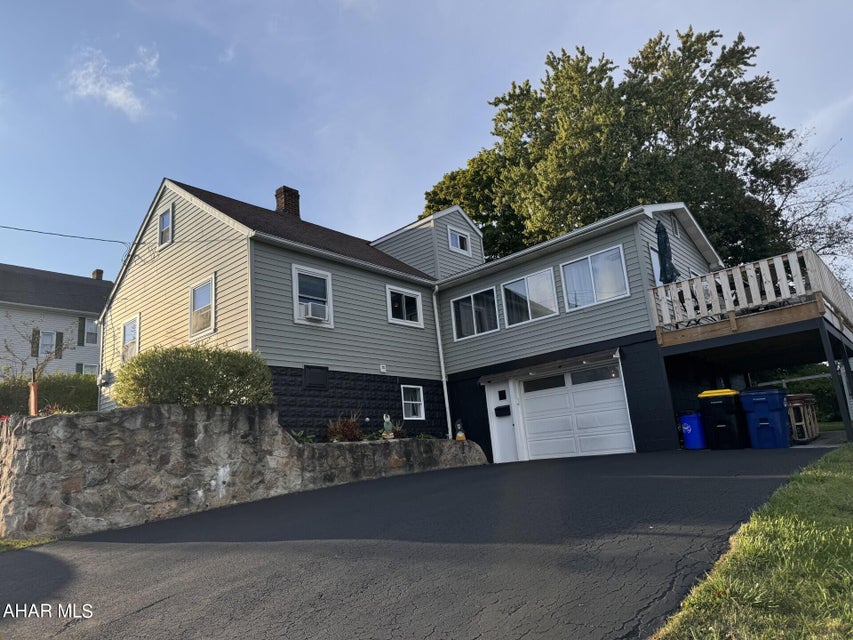 Ogle St, Ebensburg, PA 15931