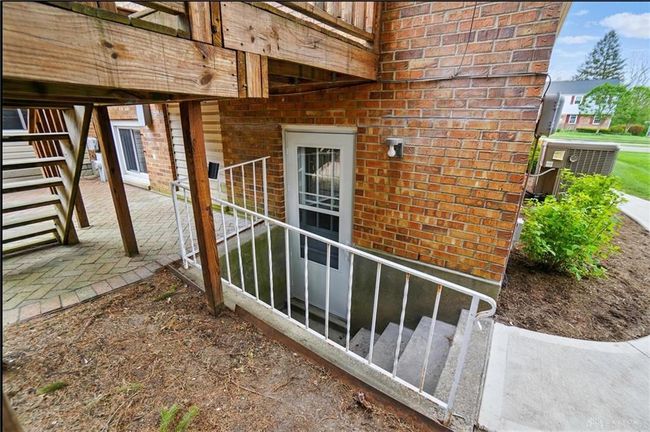 private entrance to inlaw suite | Image 55