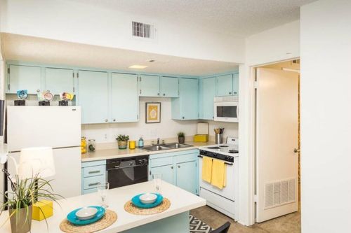 204-3405 Helms Street, Austin, TX, 78705 | Card Image
