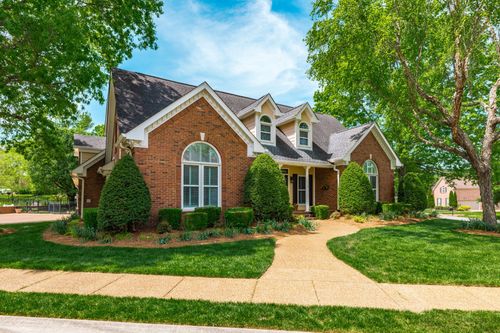 100 Masters Way, Hendersonville, TN, 37075-8561 | Card Image