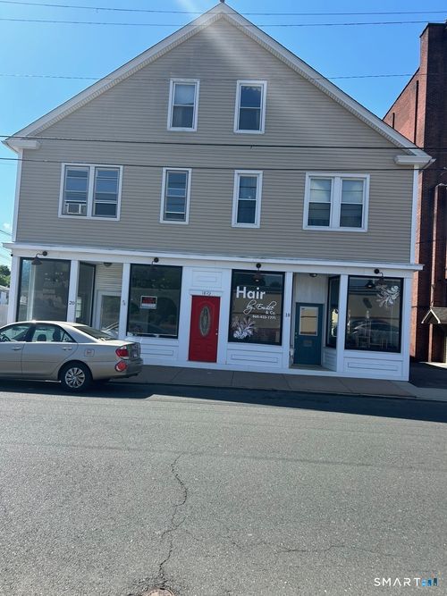 18 Bissell St, Manchester, CT, 06040-5302 | Card Image