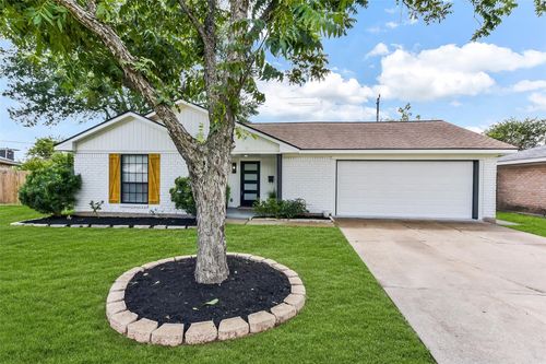 6107 Brown Bark Dr, Houston, TX, 77092-2516 | Card Image