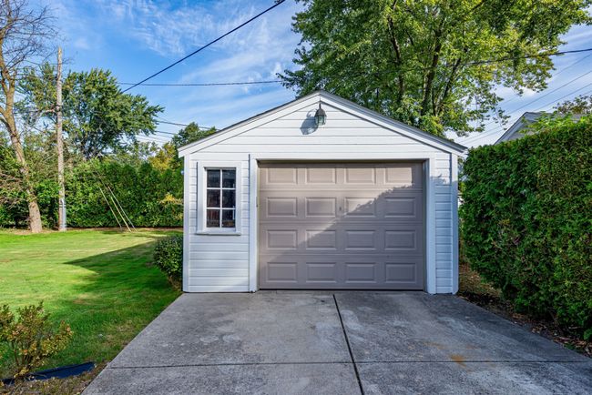 1.5 Car Garage | Image 24