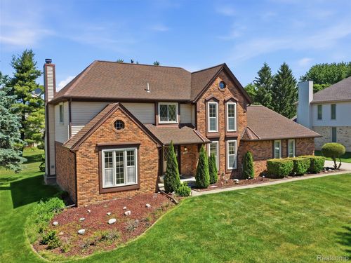 1280 Falcon Dr, Troy, MI, 48098-2038 | Card Image