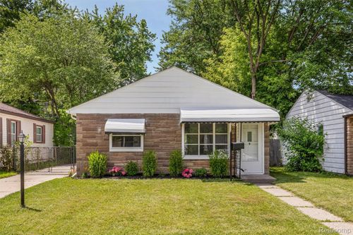 2147 Almont St, Ferndale, MI, 48220-1597 | Card Image