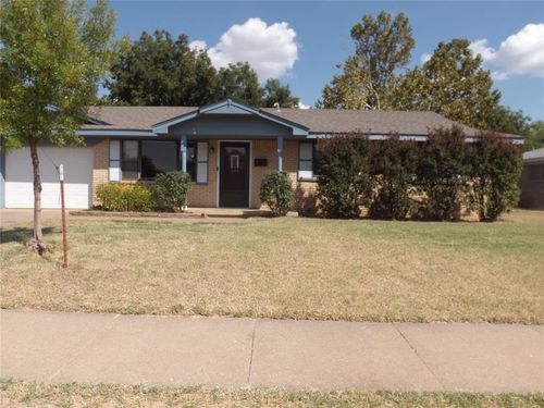 1908 N Robin St, Altus, OK, 73521-1736 | Card Image