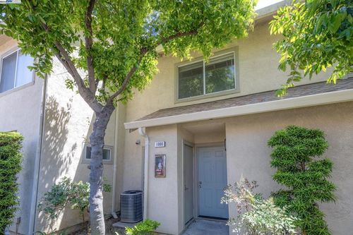 1080 Summerain Ct, San Jose, CA, 95122-3328 | Card Image