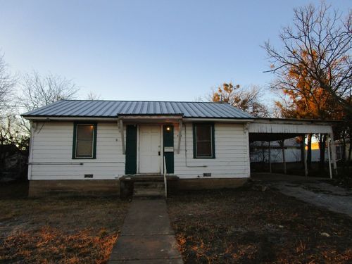 404 E 4th St, Brady, TX, 76825-5012 | Card Image