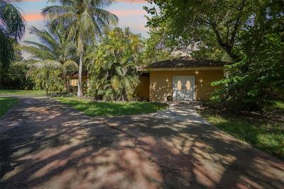 10861 Sw 93rd St, House other with 4 bedrooms, 3 bathrooms and null parking in Miami FL | Image 2