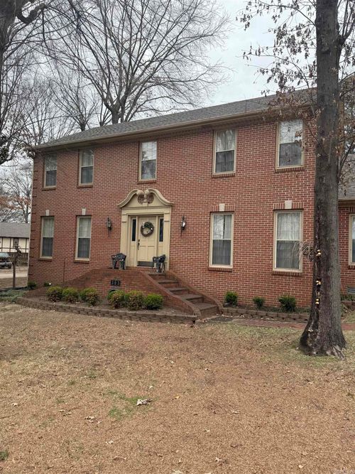 303 Woodford Pl, Paragould, AR, 72450-3561 | Card Image