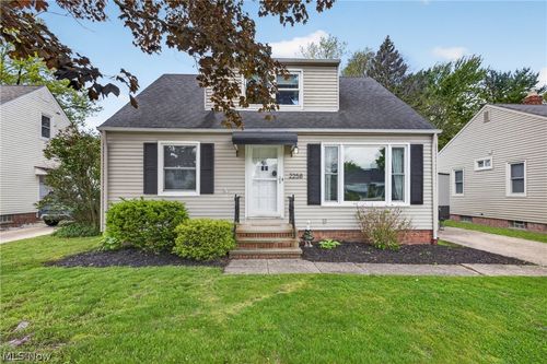 2258 E 290th St, Wickliffe, OH, 44092-2430 | Card Image