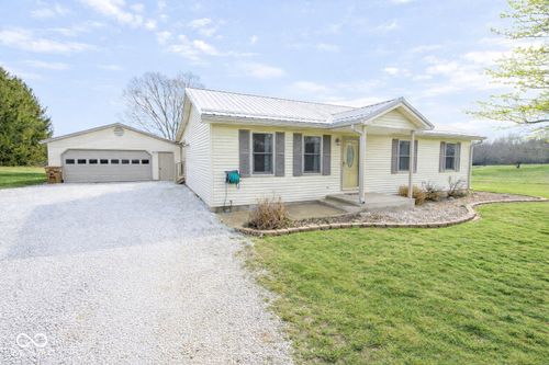 739 E 125 S, Williamsport, IN, 47993-8401 | Card Image